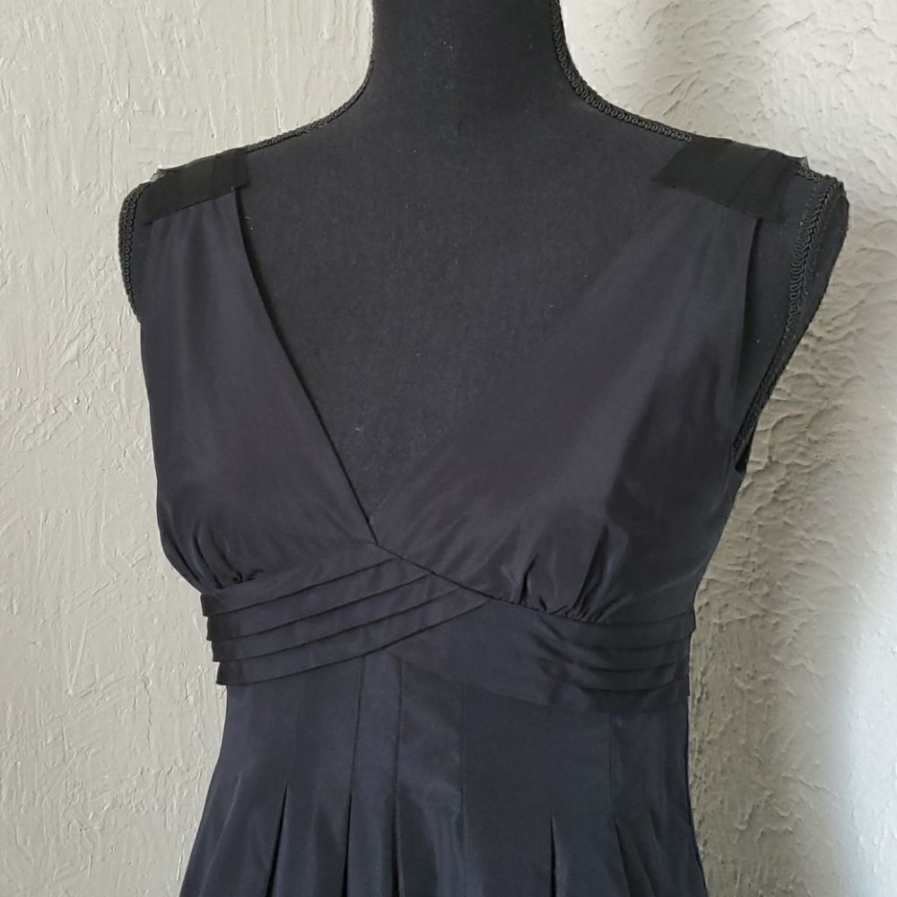 BCBG MaxAzria | V Neck Dress - Picture 6 of 10